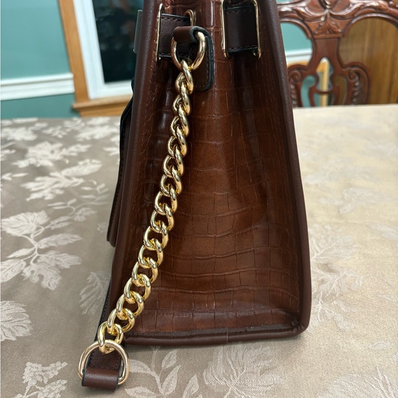 Elegant Brown Crocodile Embossed Satchel and Wallet Set - Picture 2 of 12